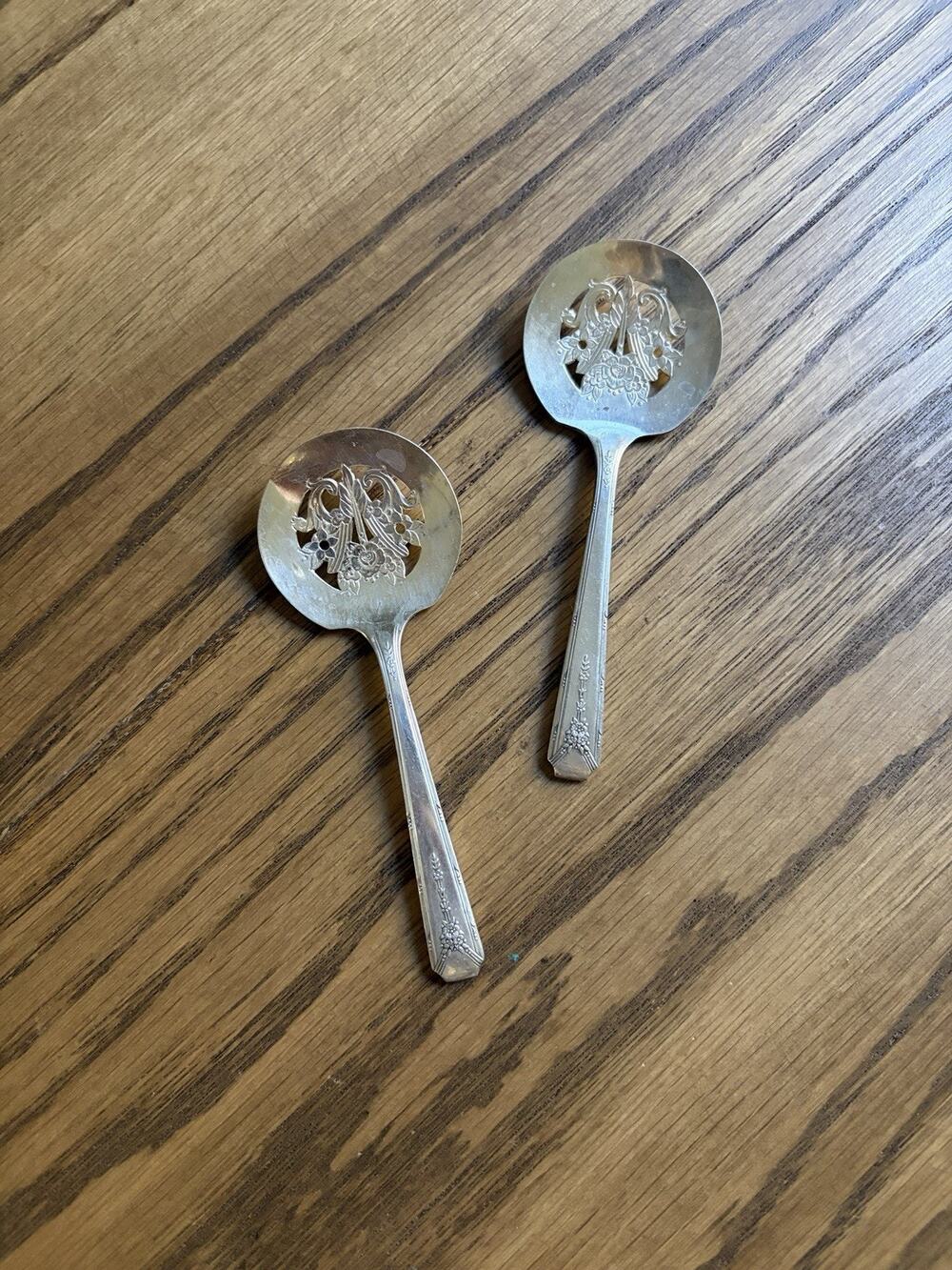 Vintage Oneida Community Silver Plate Milady Bon Bon Spoons Set Of 2